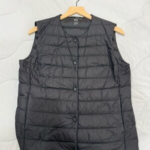 UNIQLO Women’s Black Ultra Light Down Vest